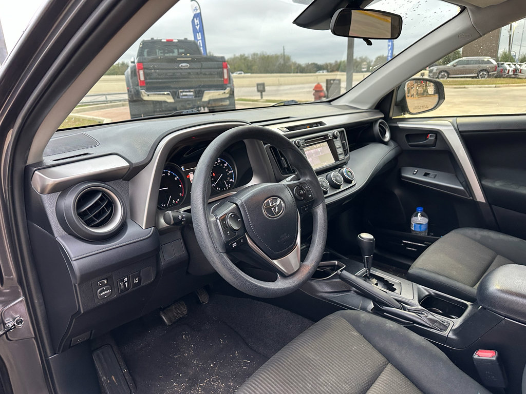 Used 2017 Toyota RAV4 LE image 10