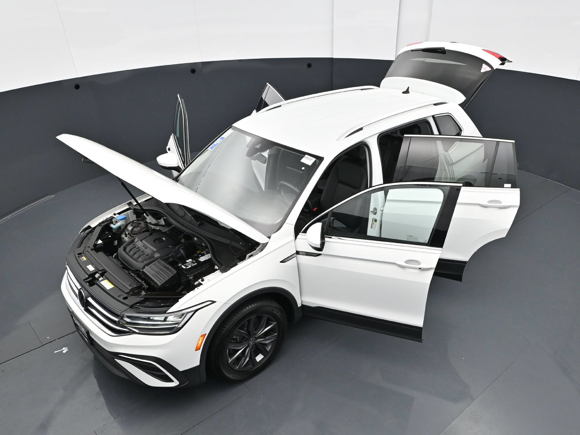 Used 2022 Volkswagen Tiguan SE FWD image 42