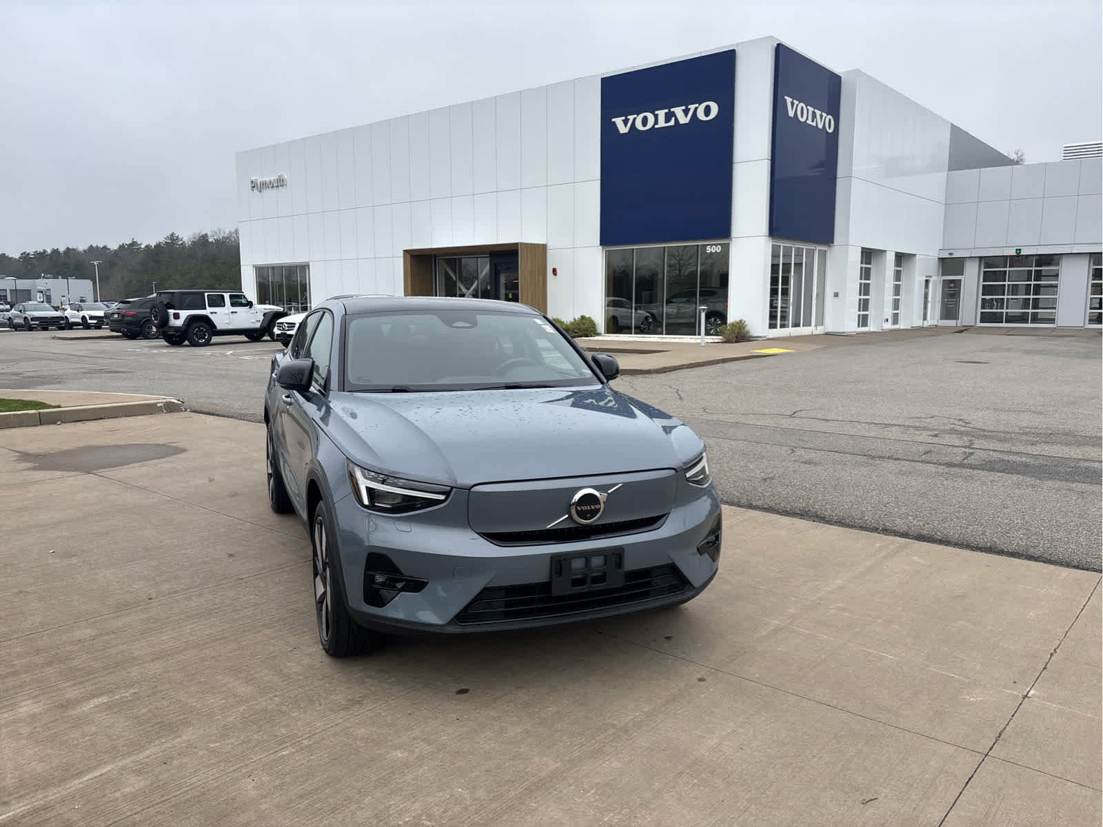 Used 2023 Volvo C40 P8 Recharge Ultimate AWD/4WD image 2