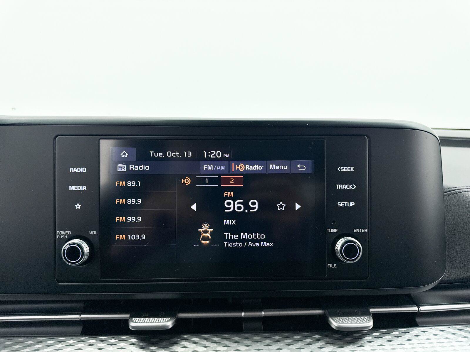 Used 2024 Kia Carnival LX FWD image 23