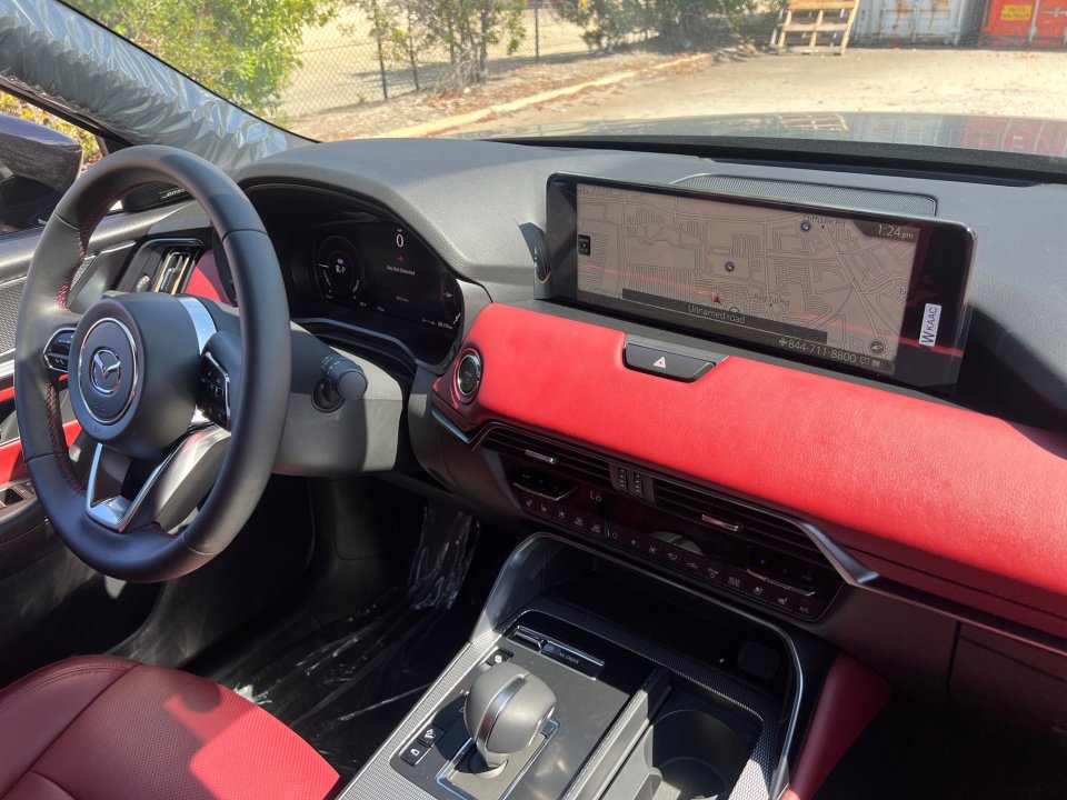 New 2025 MAZDA CX-70 Plug-In Hybrid w/ Premium Plus image 28