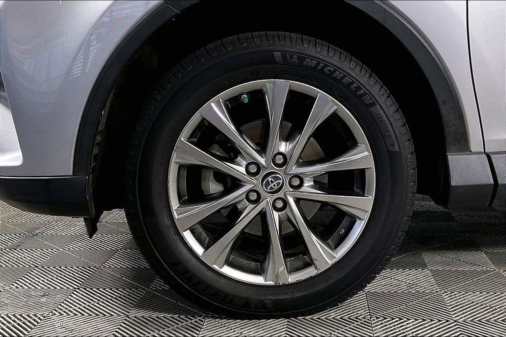 Used 2016 Toyota RAV4 Limited AWD/4WD image 8