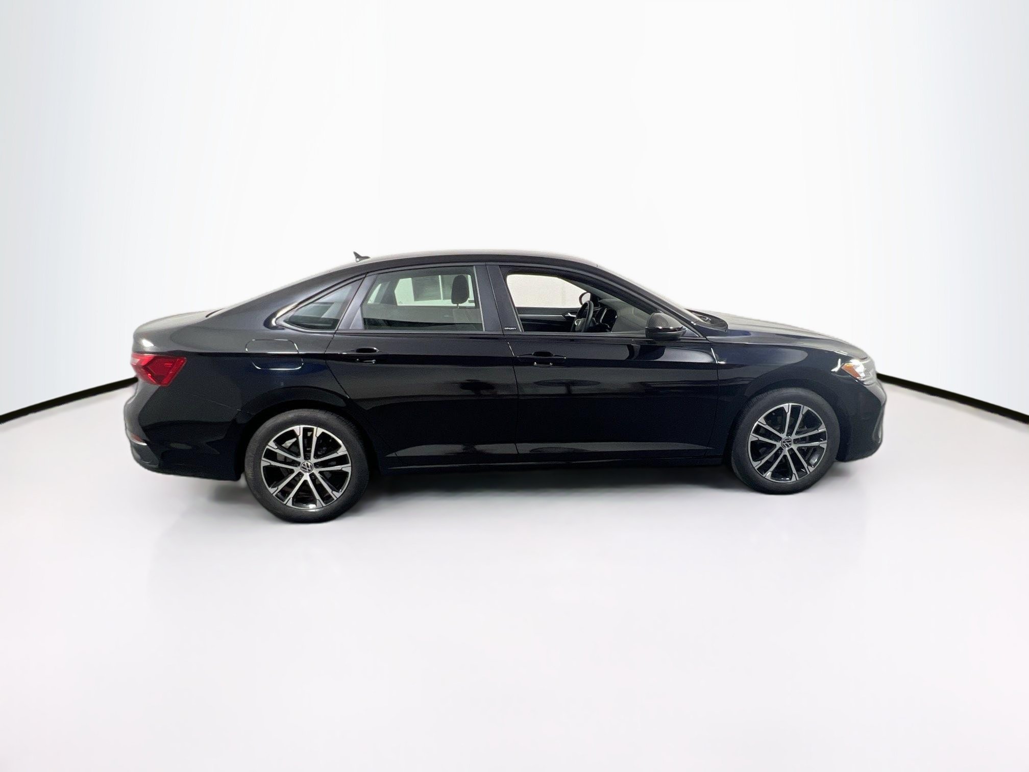 Used 2023 Volkswagen Jetta Sport FWD image 4