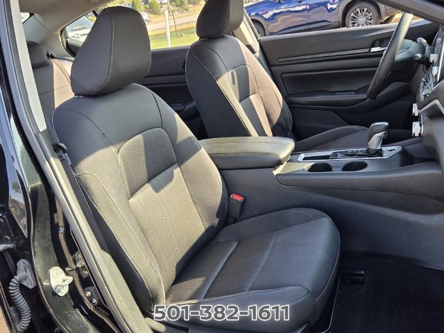 Used 2025 Nissan Altima 2.5 SV FWD image 17