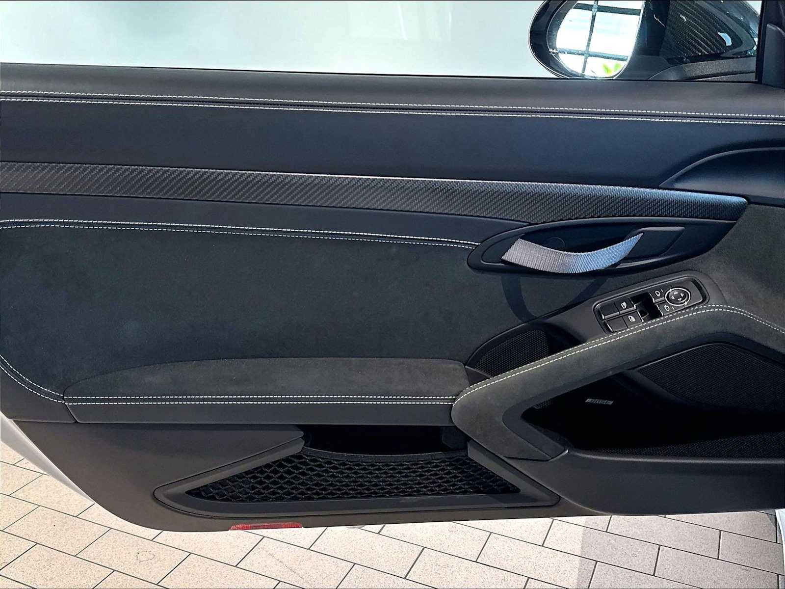 Used 2023 Porsche 718 Cayman GT4 RS RWD image 27