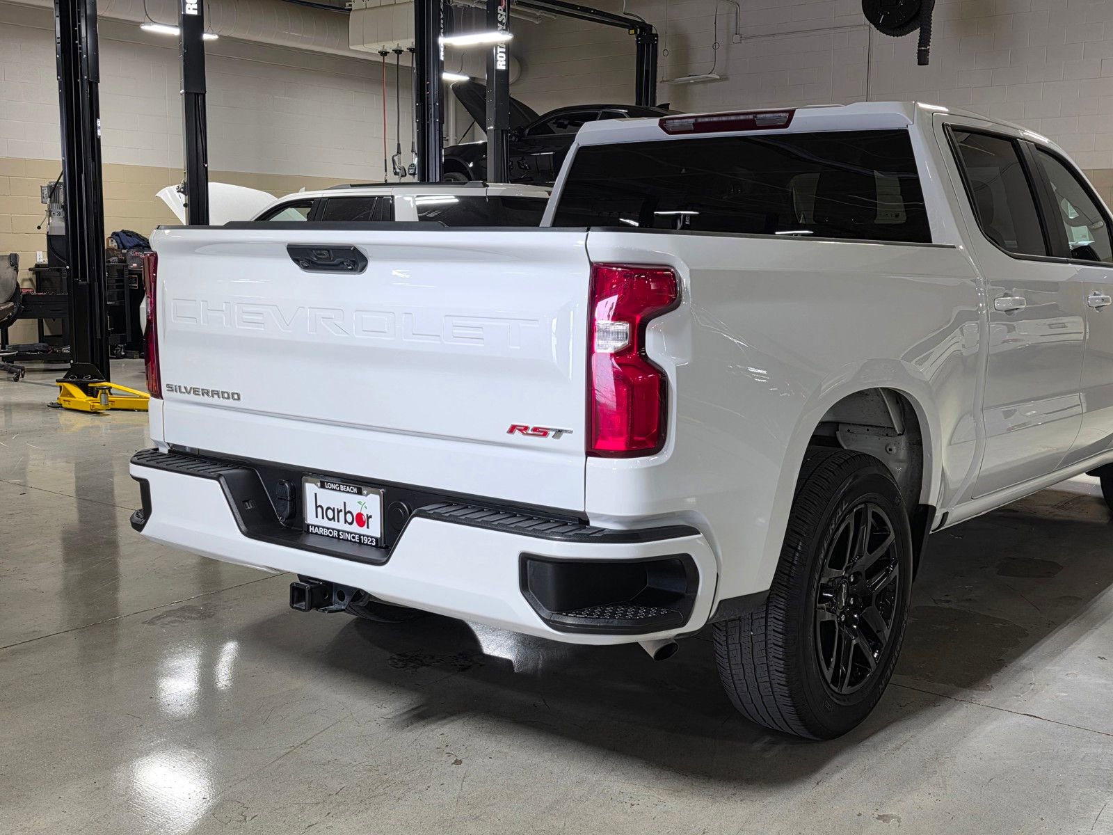Used 2024 Chevrolet Silverado 1500 RST RWD image 11