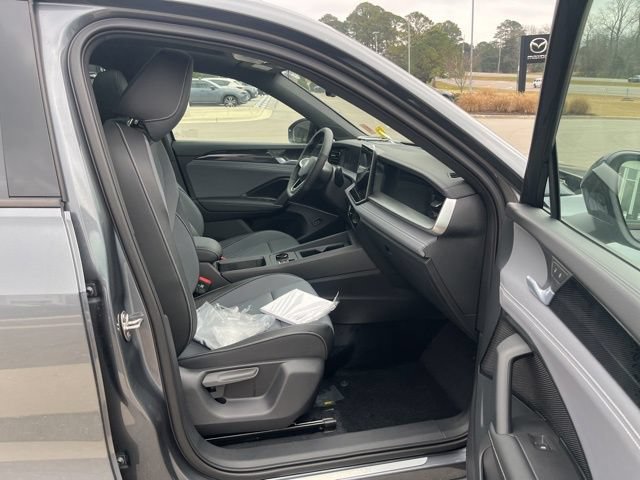 New 2026 Volkswagen Tiguan SE R-Line FWD image 29
