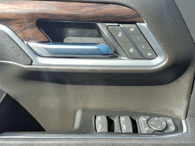 Used 2025 GMC Sierra 1500 SLT image 13