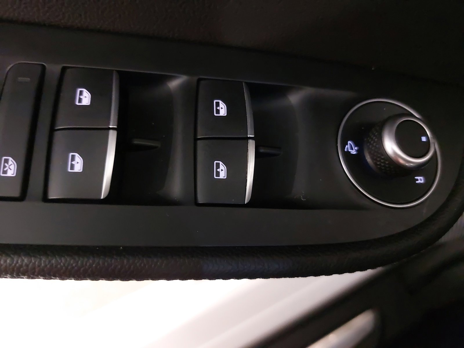 Used 2023 Alfa Romeo Giulia Ti w/ Active Assist Plus Package RWD image 30