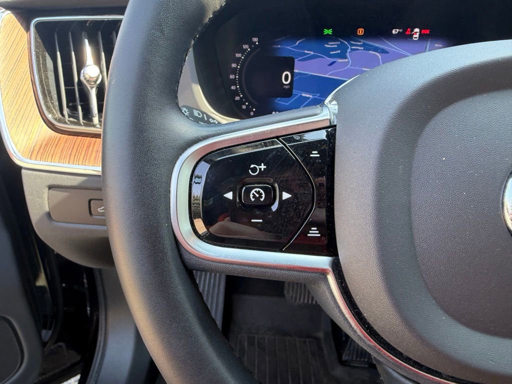 Used 2023 Volvo XC60 T8 Plus image 23