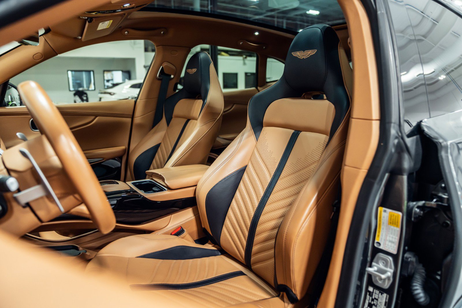 Used 2023 Aston Martin DBX 707 image 11