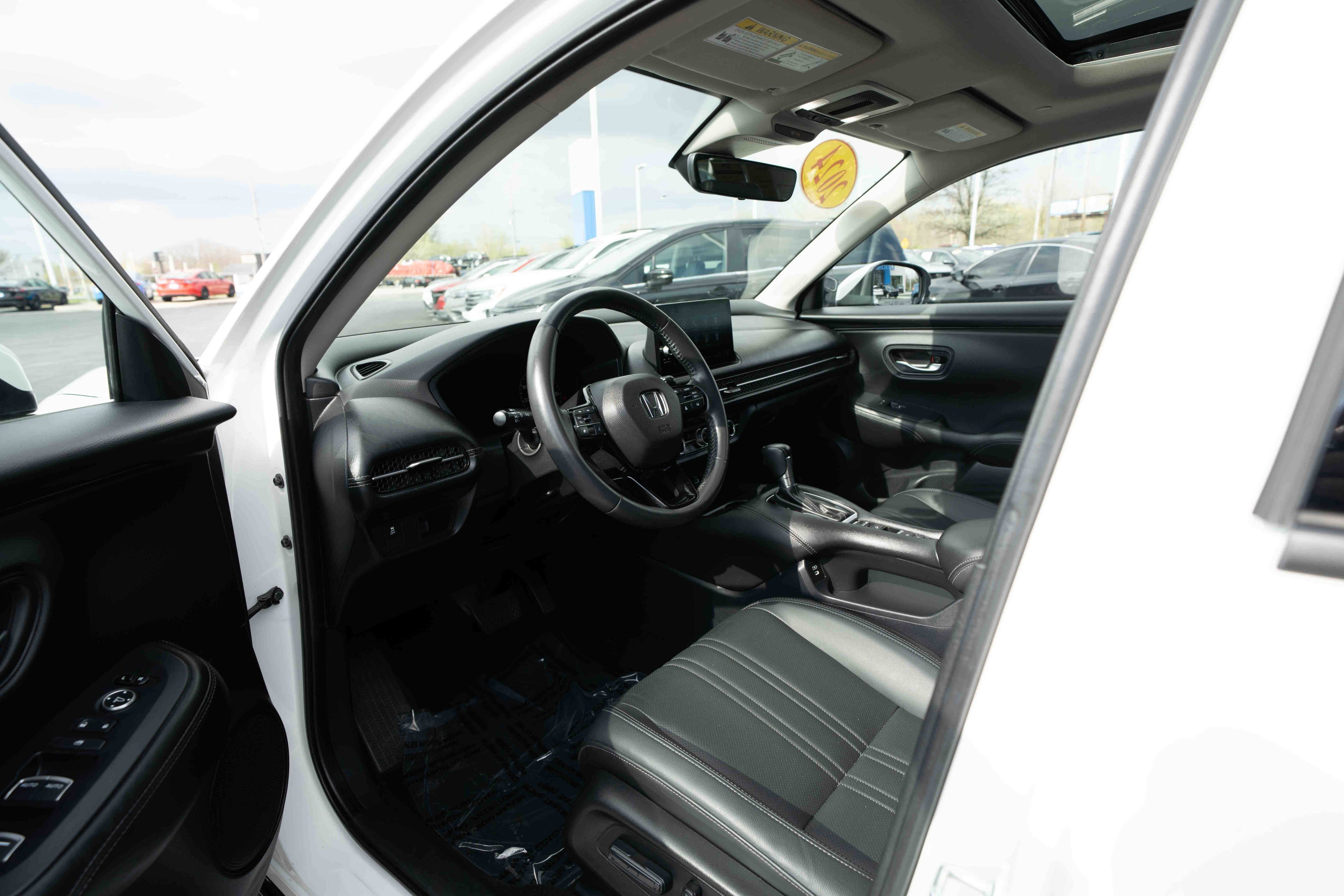 Used 2024 Honda HR-V EX-L image 8