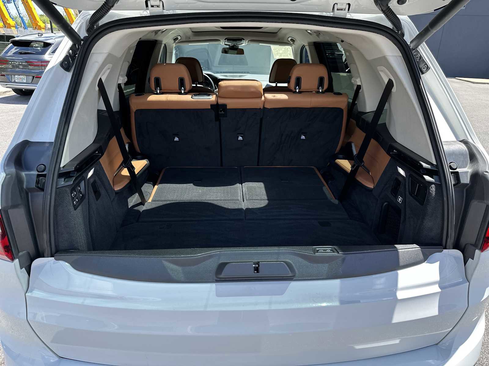 Used 2019 BMW X7 xDrive40i w/ Cold Weather Package AWD/4WD image 21