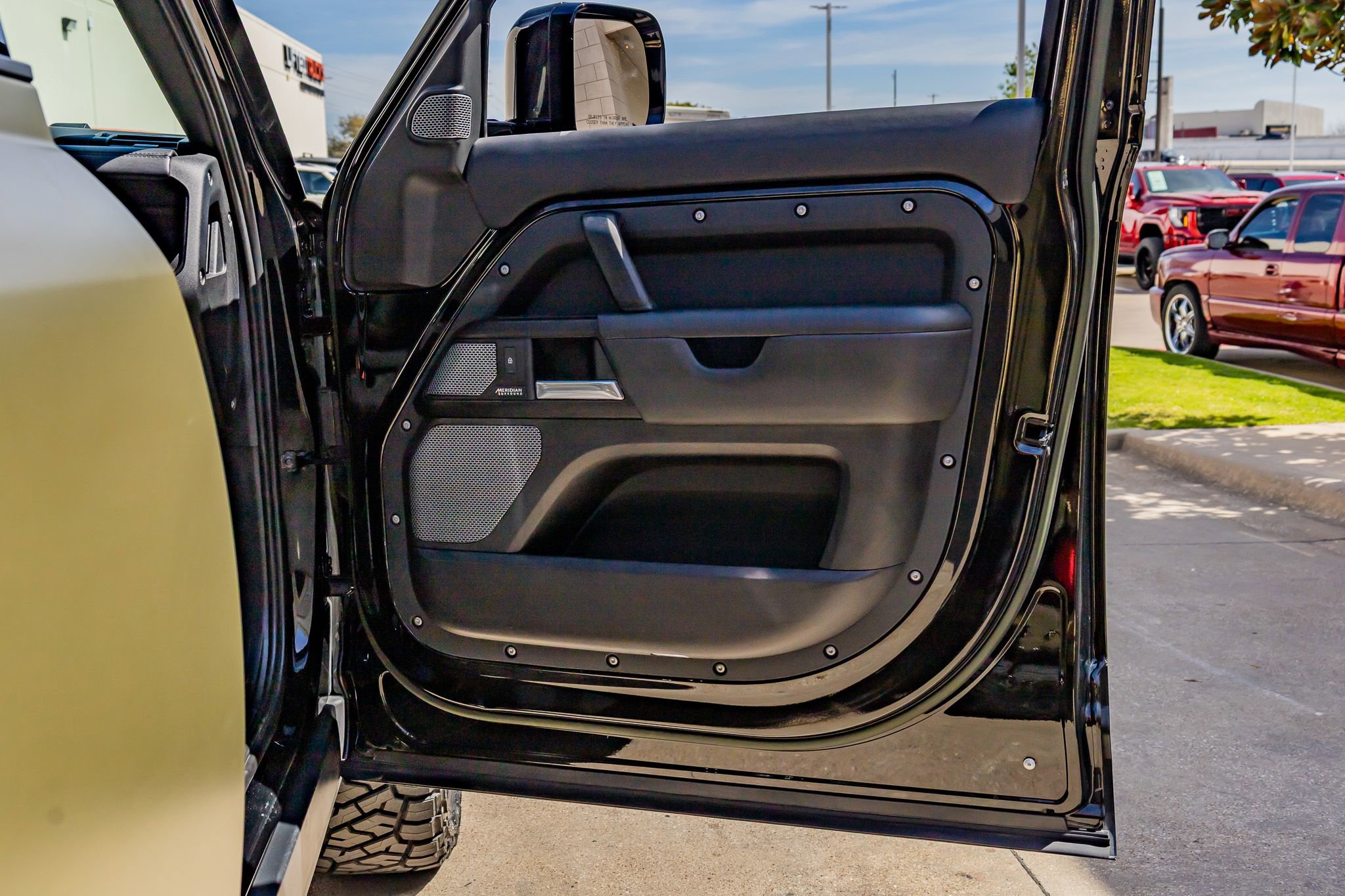 Used 2023 Land Rover Defender 110 V8 image 35