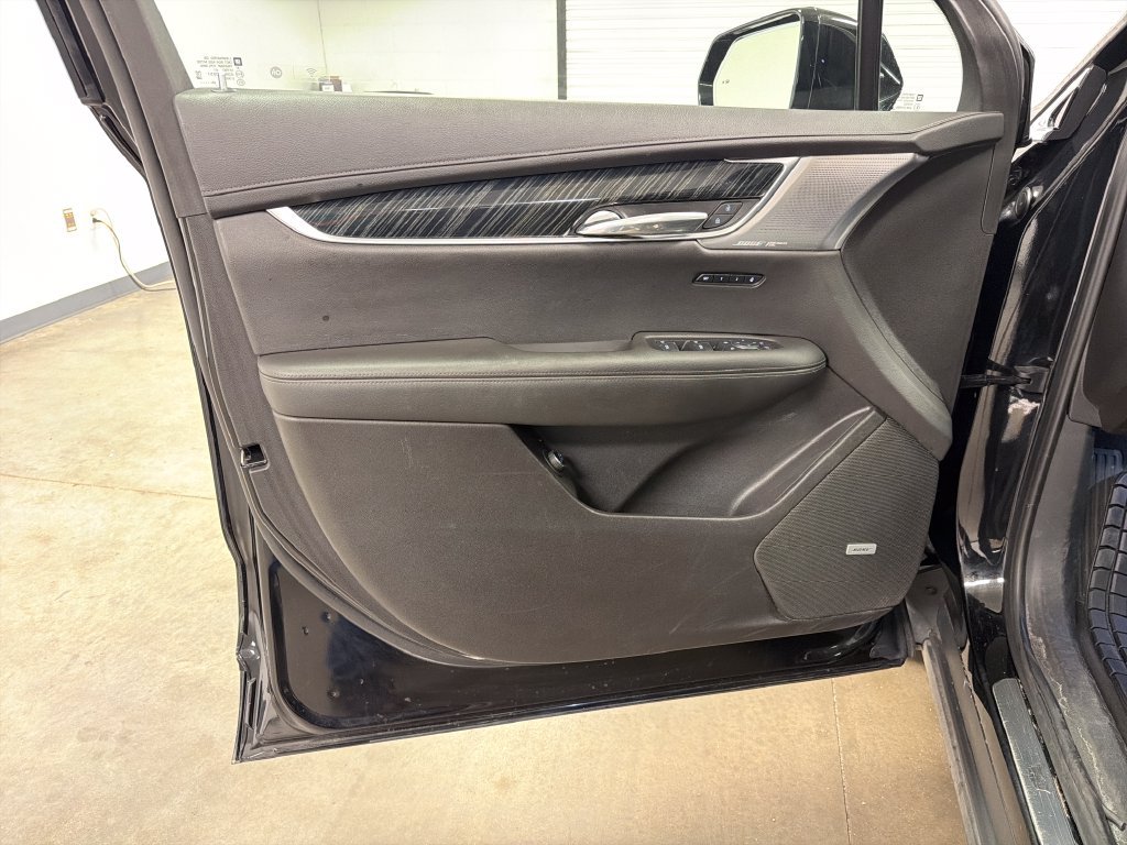 Used 2023 Cadillac XT6 Premium Luxury FWD image 23