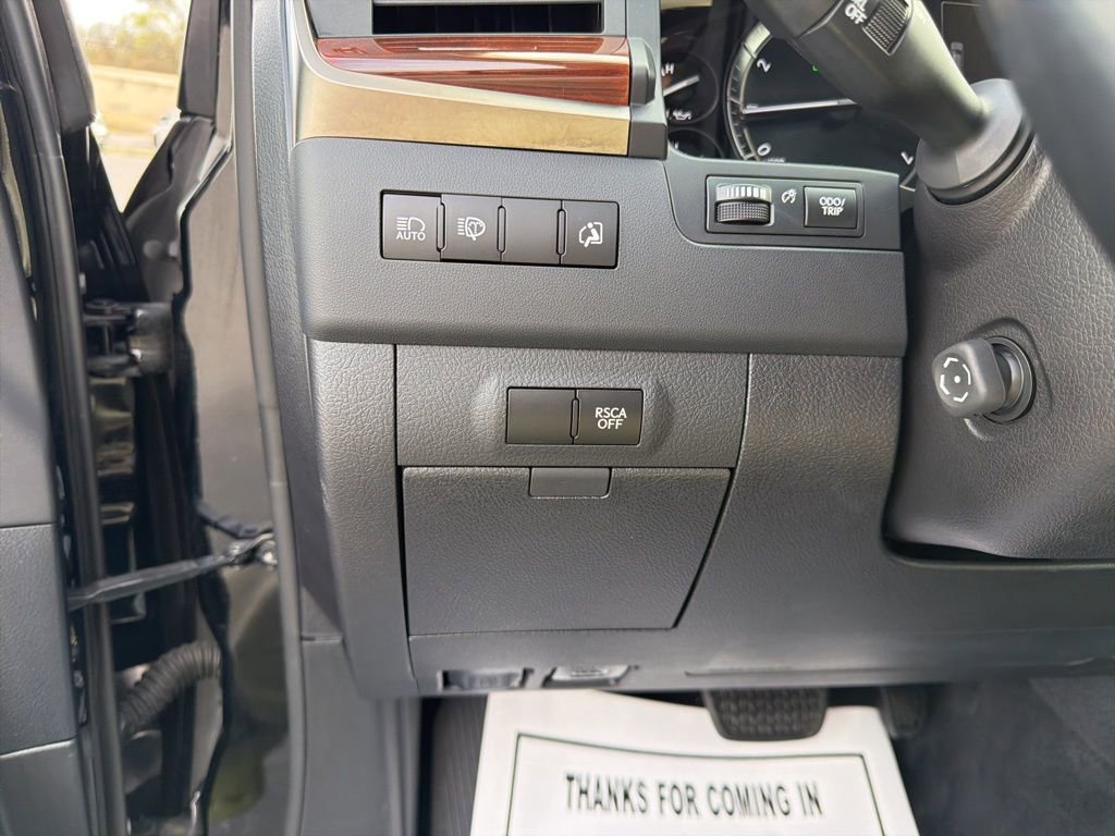 Used 2016 Lexus LX 570 4WD w/ Luxury Package image 29