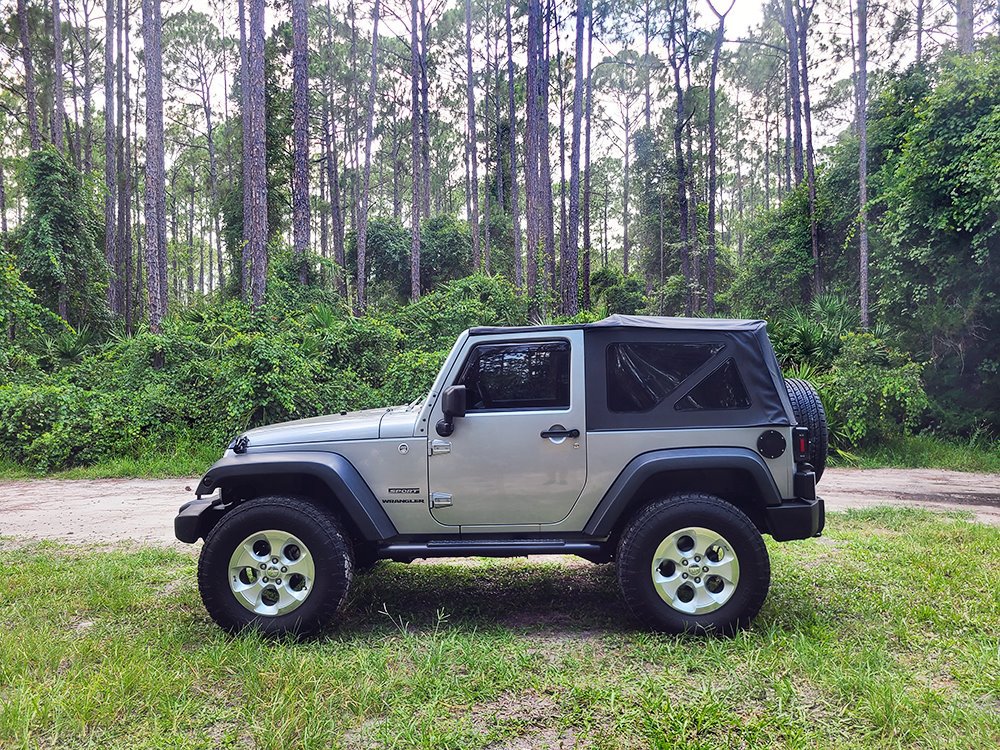 Used 2013 Jeep Wrangler Sport AWD/4WD image 7
