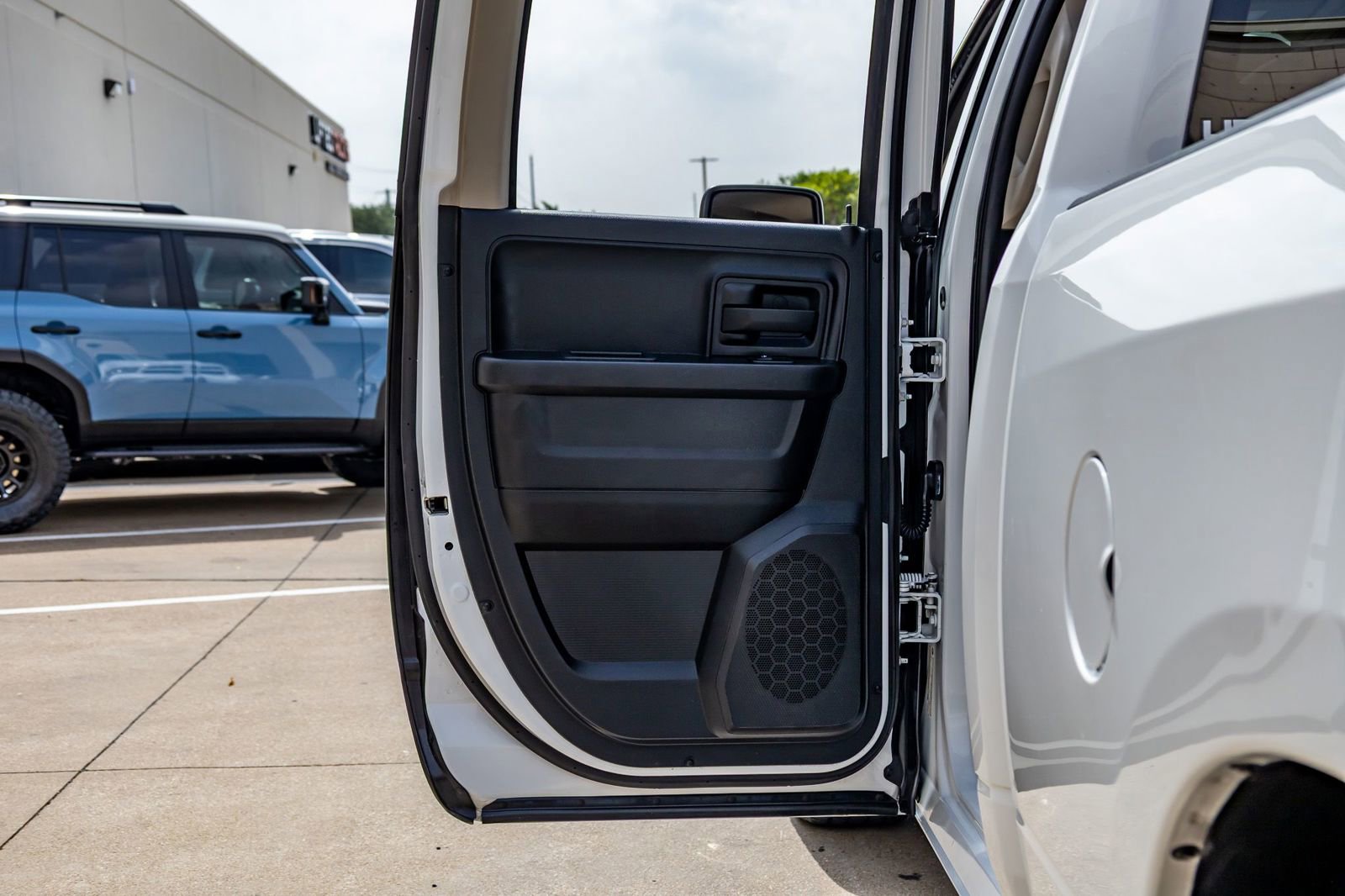 Used 2017 RAM 1500 Express RWD image 34