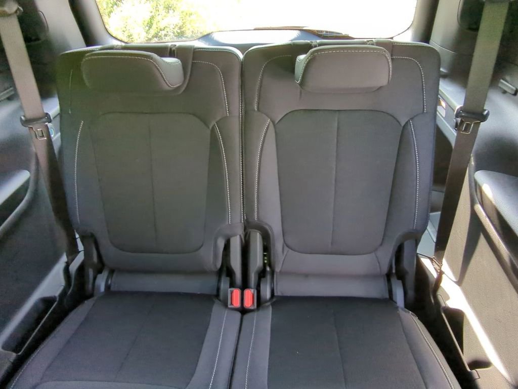 New 2025 Jeep Grand Cherokee L Laredo w/ Luxury Tech Group I image 24