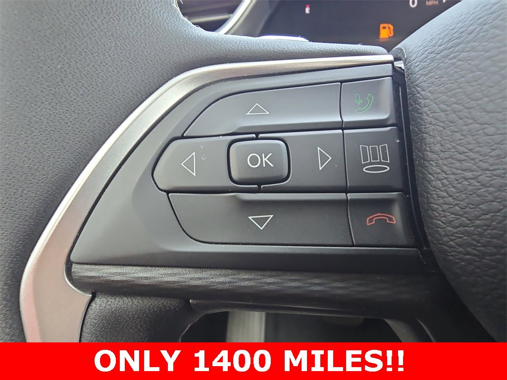 Used 2023 Jeep Grand Cherokee Laredo image 17