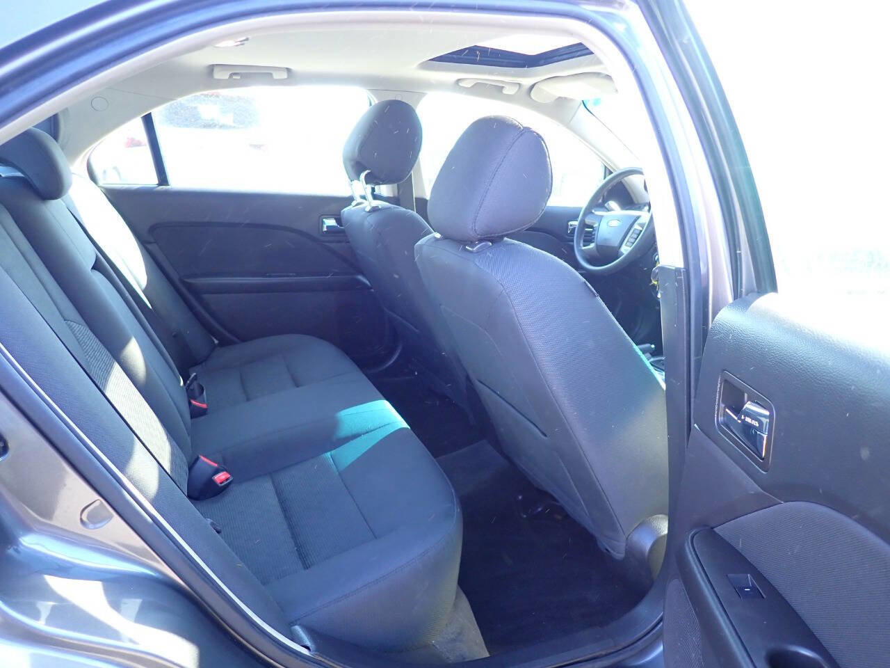 Used 2012 Ford Fusion SE FWD image 11