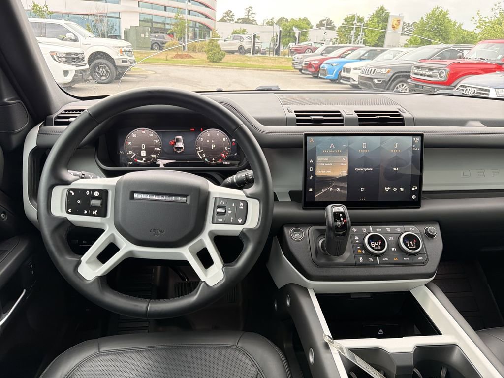 Used 2025 Land Rover Defender 110 S AWD/4WD image 4