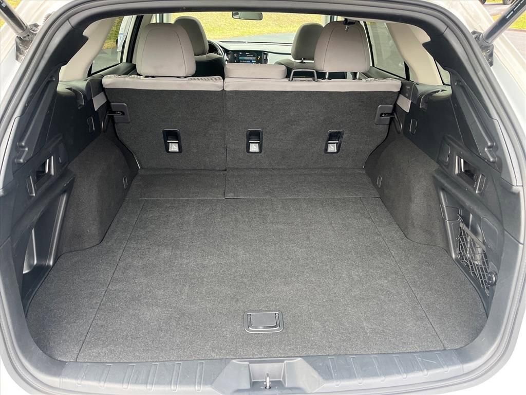 Used 2025 Subaru Outback Premium image 32