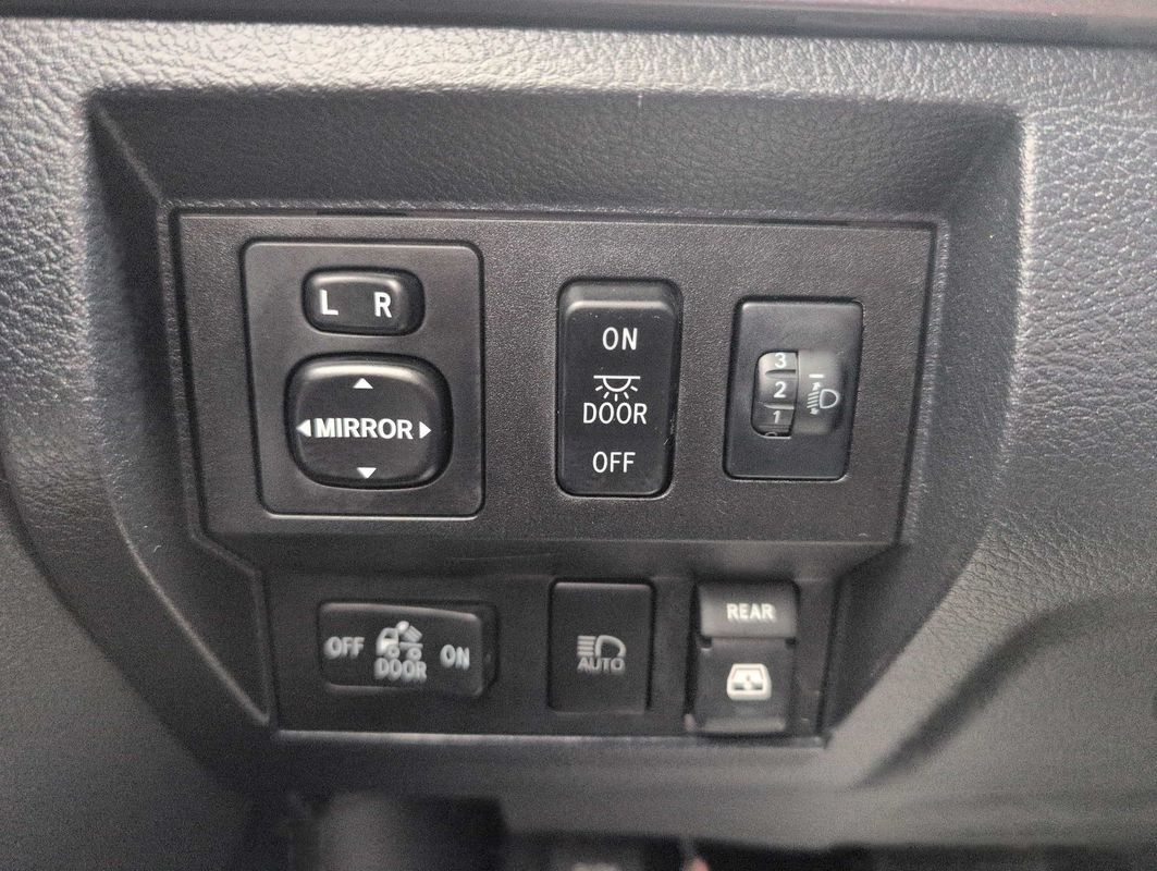 Used 2019 Toyota Tundra SR5 w/ SR5 Upgrade Package AWD/4WD image 24