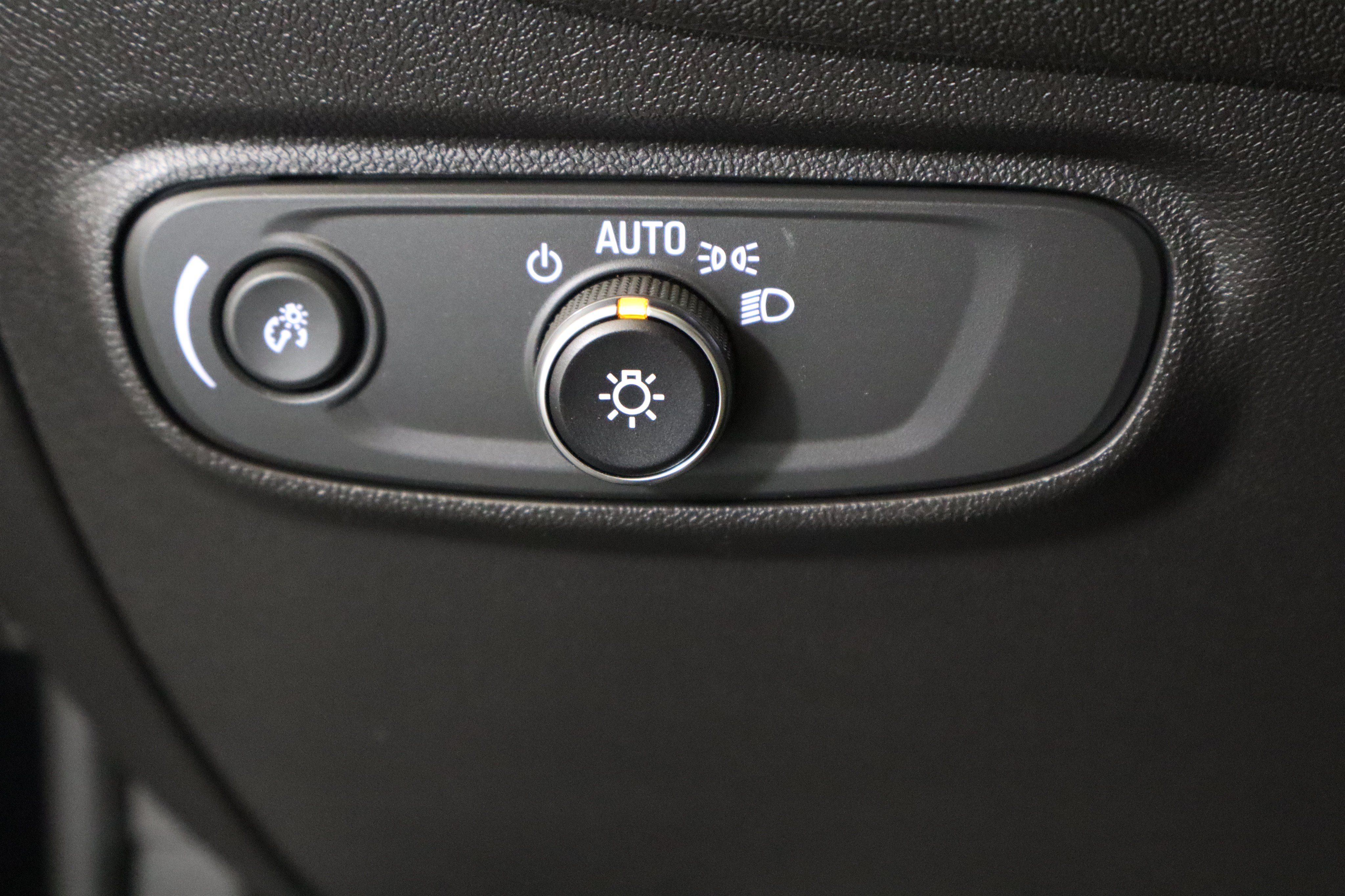 Used 2024 Chevrolet Equinox LT w/ LPO, Floor Liner Package FWD image 35