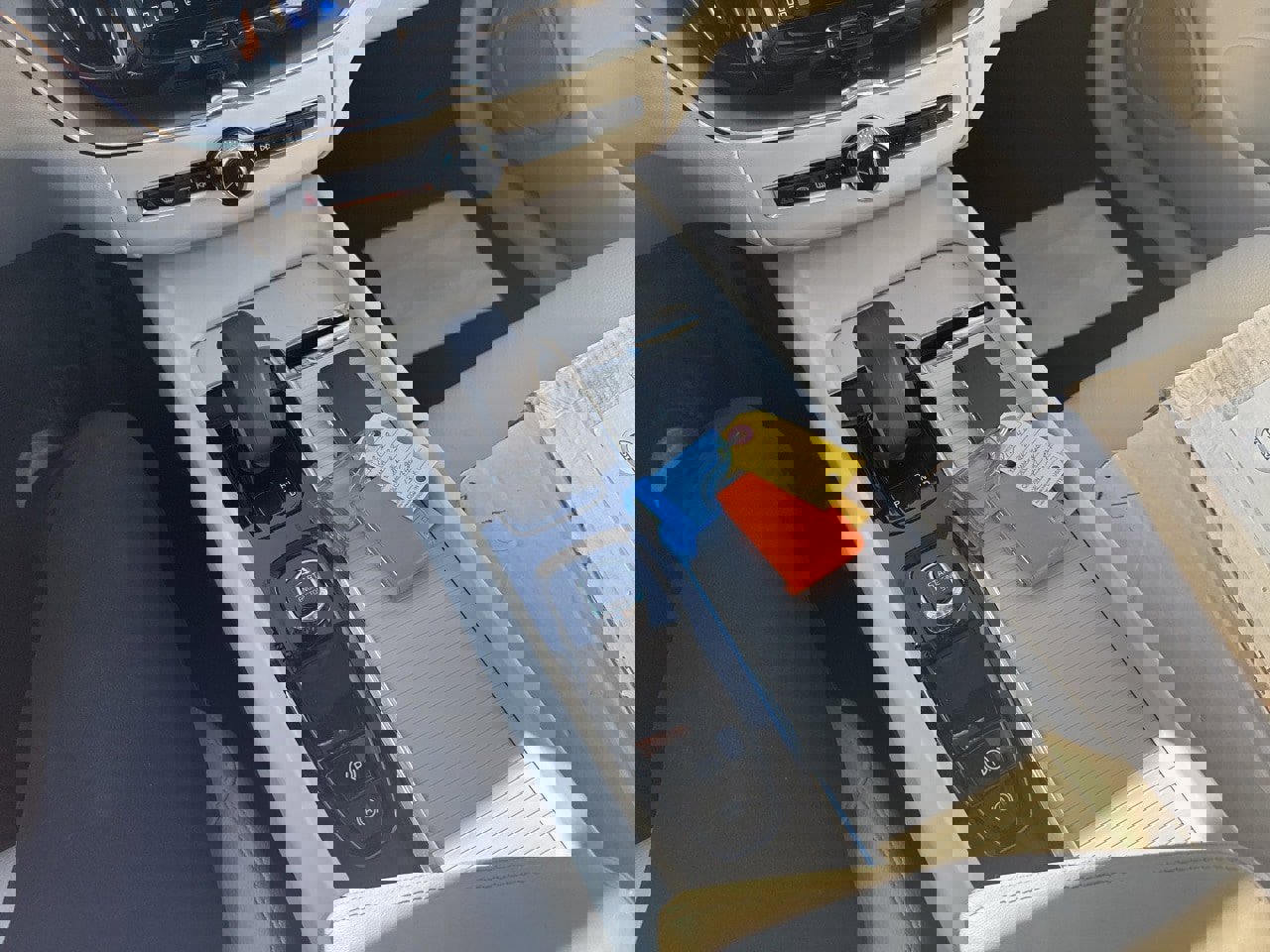 Certified 2023 Volvo XC60 B5 Core w/ Protection Package Premier image 24