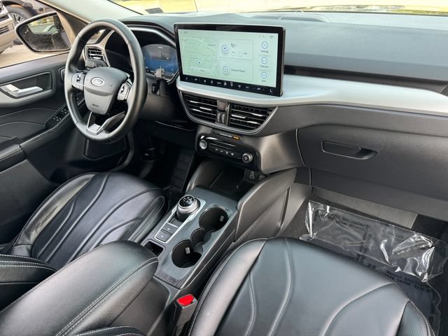Used 2025 Ford Escape Platinum w/ Premium Technology Package FWD image 19