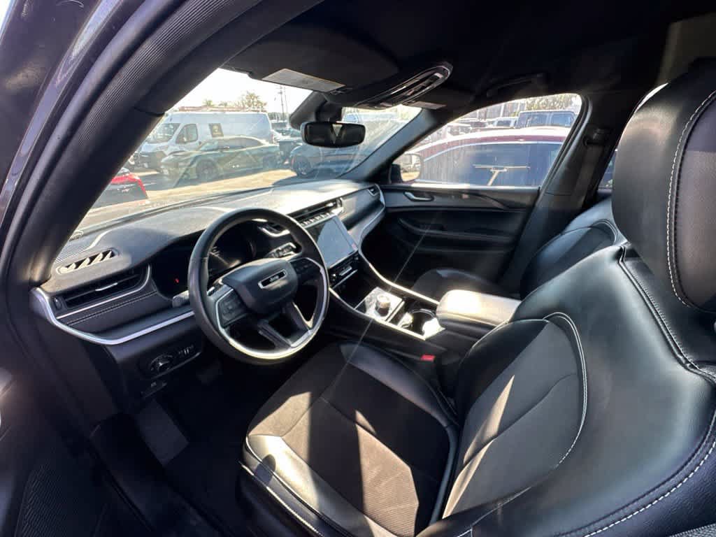 Certified 2023 Jeep Grand Cherokee L Laredo RWD image 6