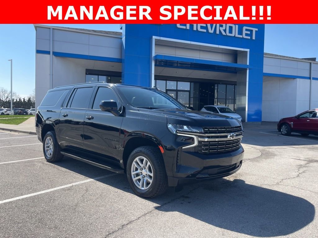 Used 2022 Chevrolet Suburban RST AWD/4WD image 1