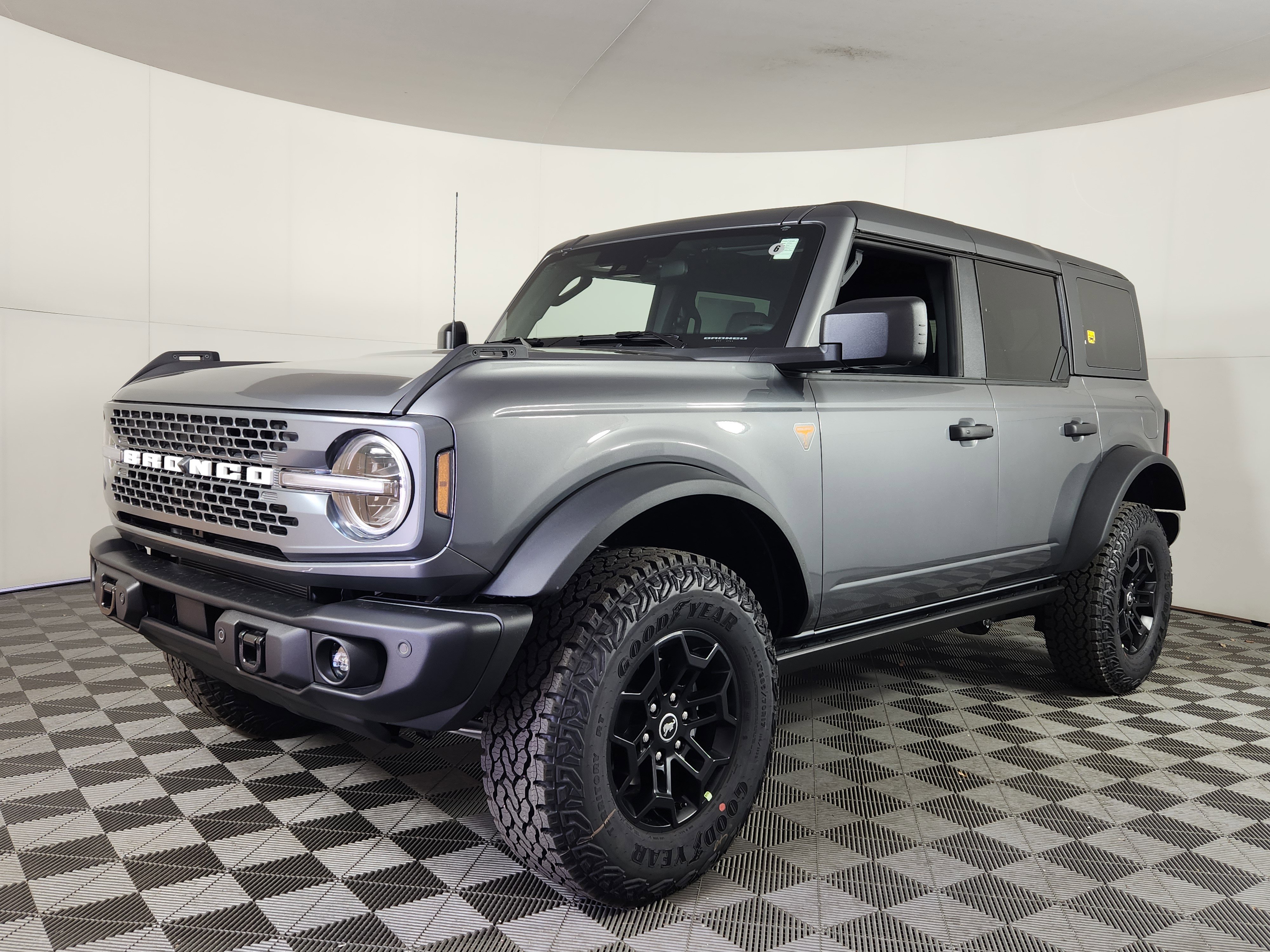 New 2026 Ford Bronco Badlands AWD/4WD image 3
