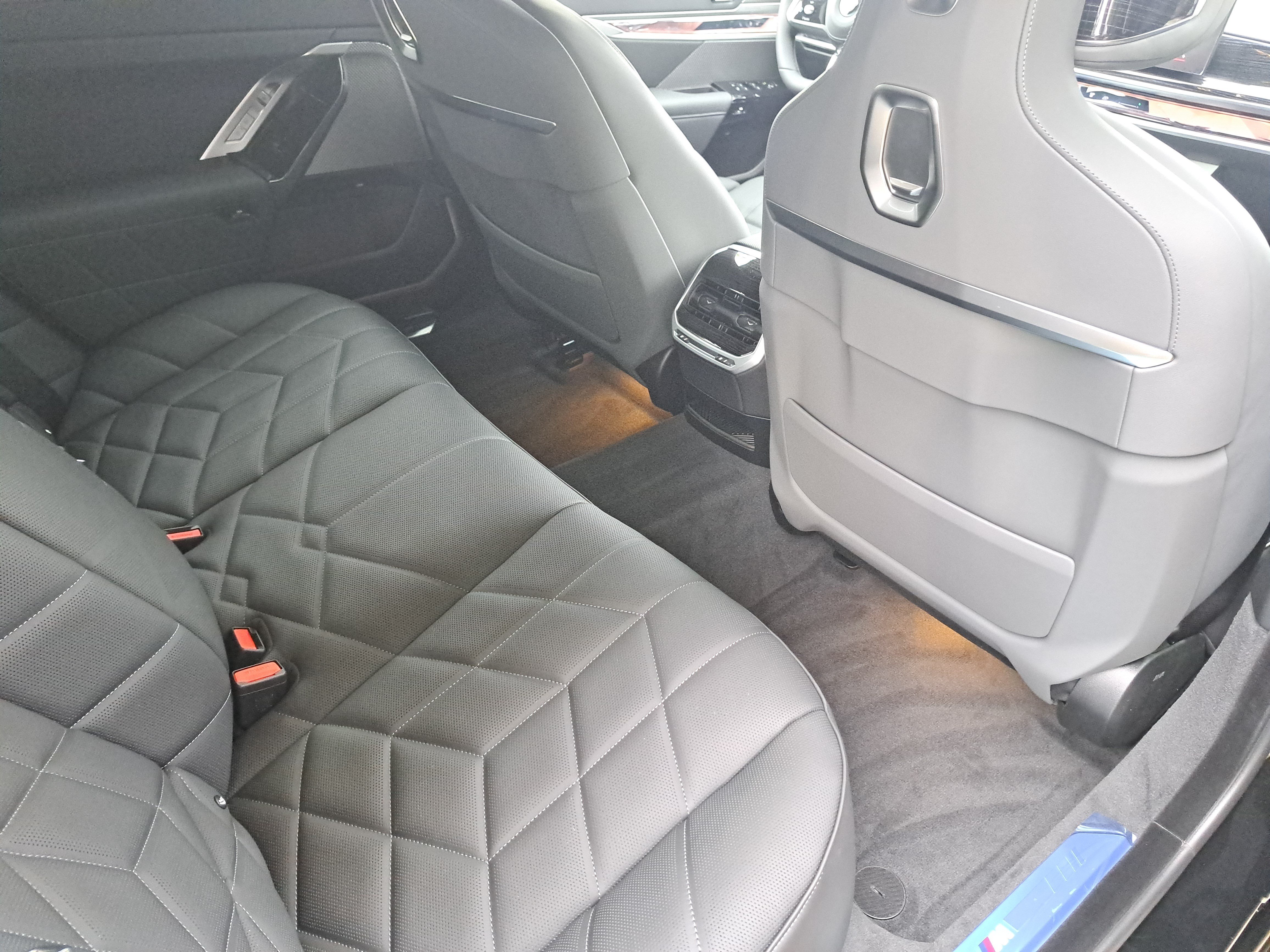 New 2026 BMW 740i RWD image 11