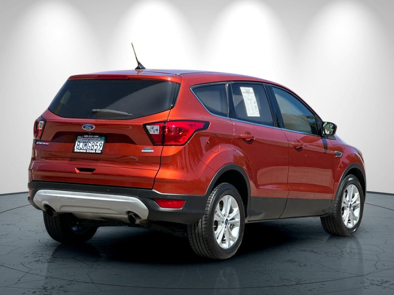 Used 2019 Ford Escape SE FWD image 4
