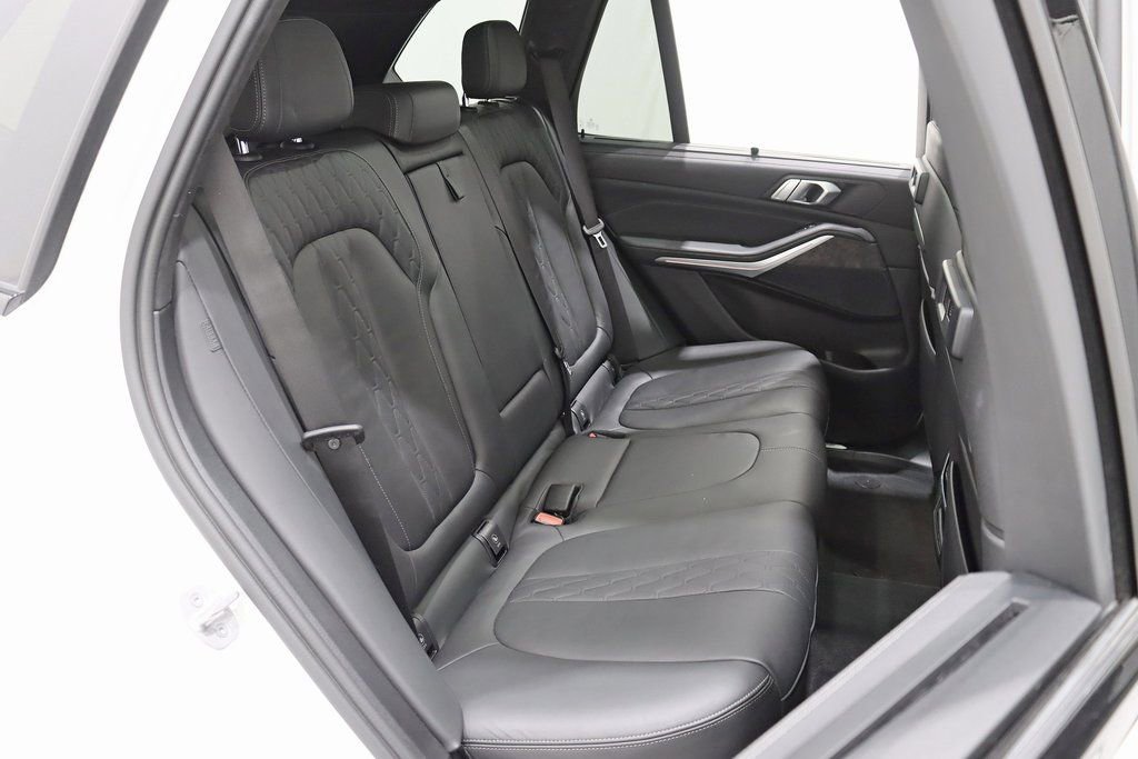 Used 2022 BMW X5 xDrive40i w/ M Sport Package image 35