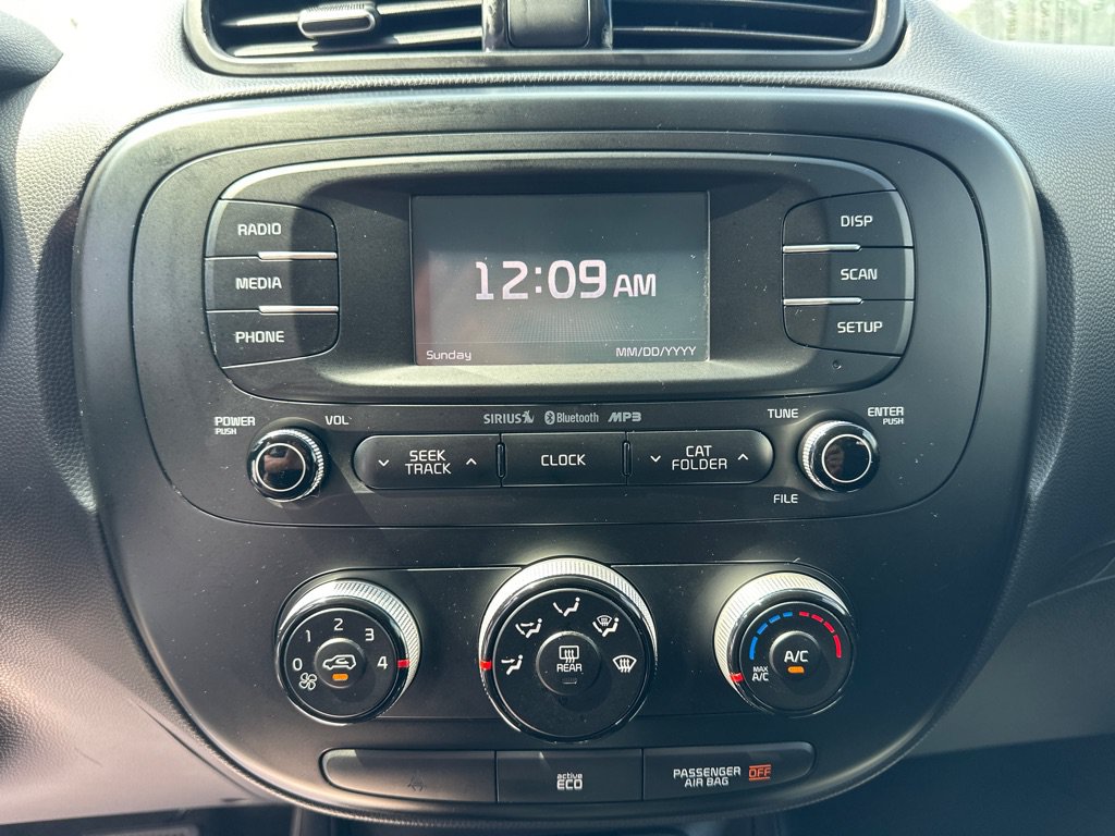 Used 2016 Kia Soul + FWD image 13