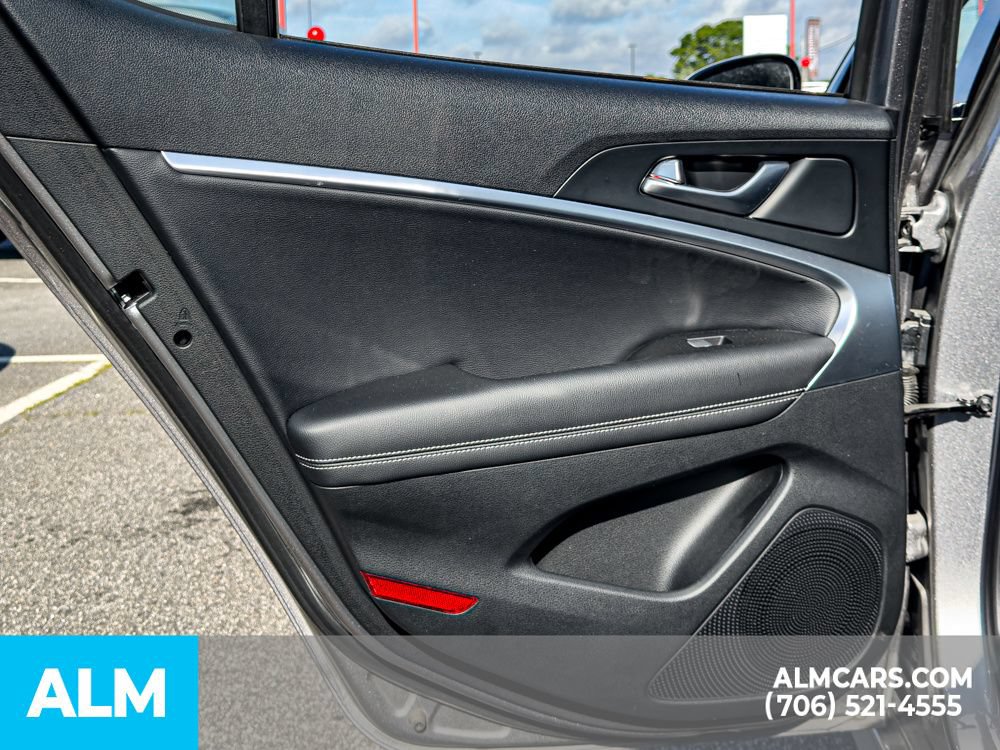 Used 2025 Genesis G70 2.5T RWD image 11