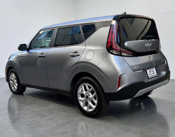 Used 2023 Kia Soul LX w/ Option Group 015 FWD image 4