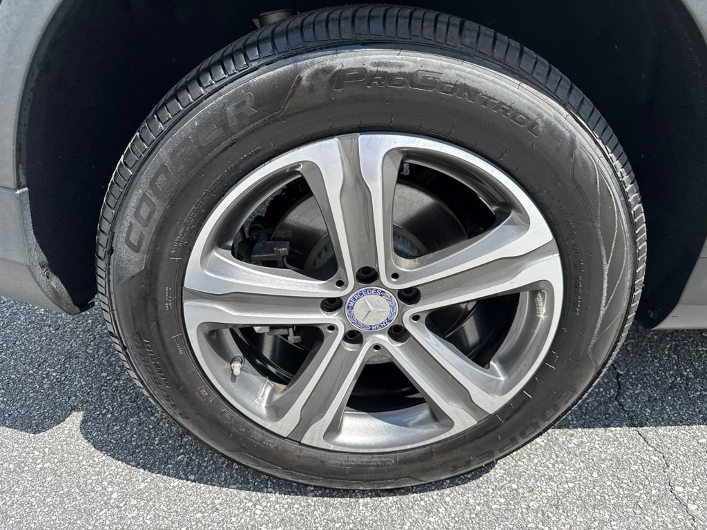 Used 2017 Mercedes-Benz GLC 300 4MATIC image 9