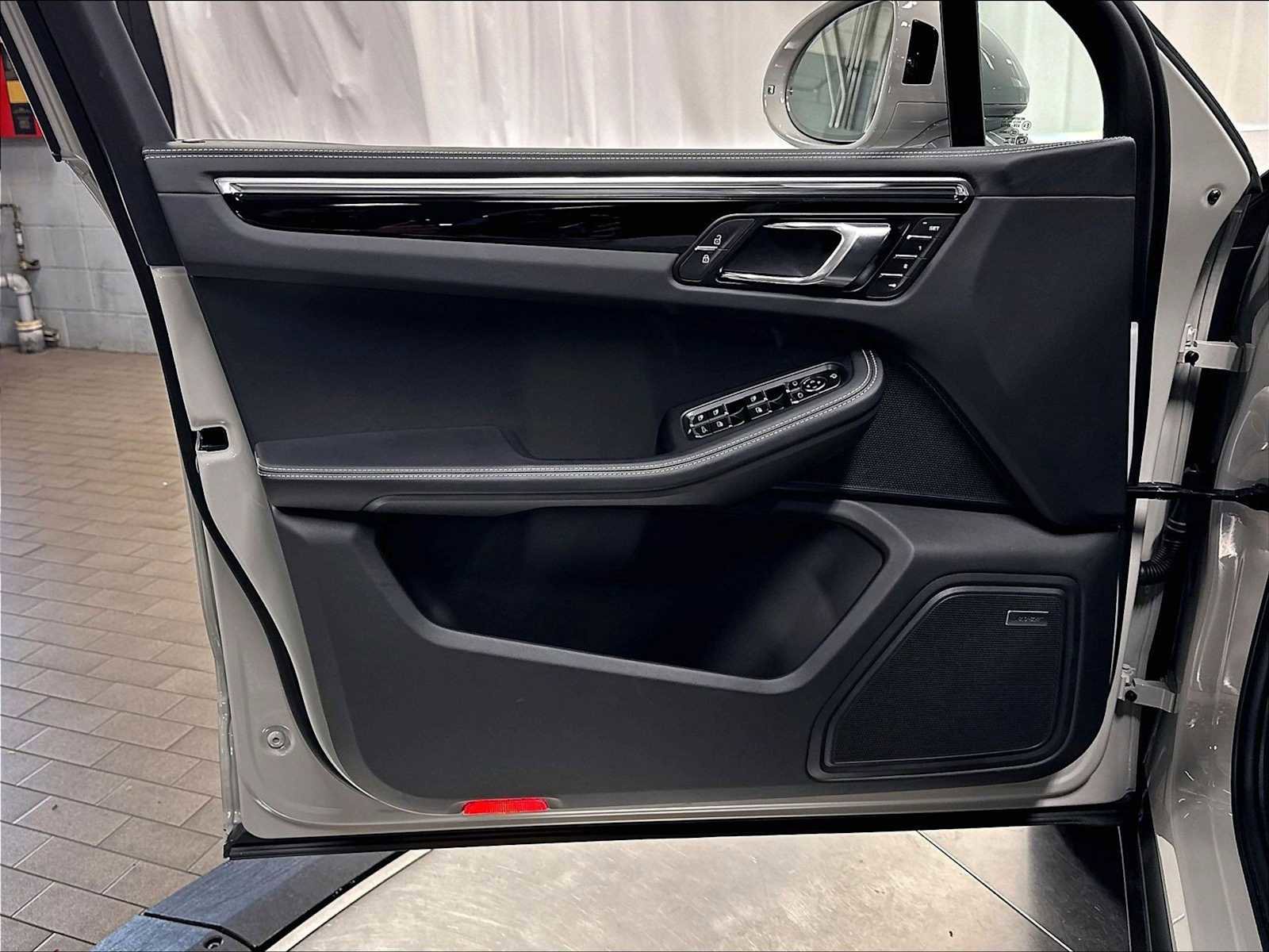 New 2026 Porsche Macan S AWD/4WD image 22