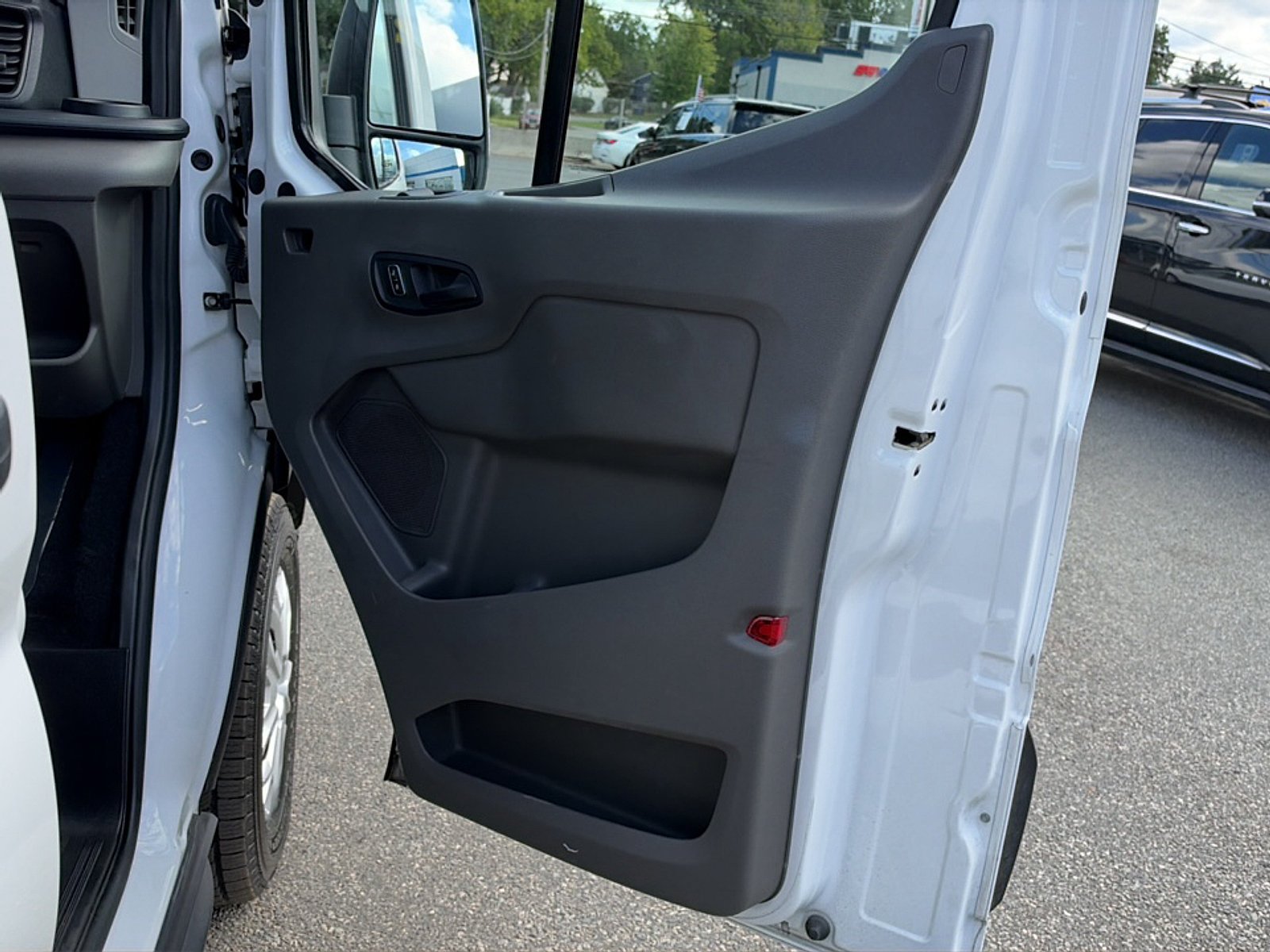 Used 2025 Ford Transit 350 XLT RWD image 19