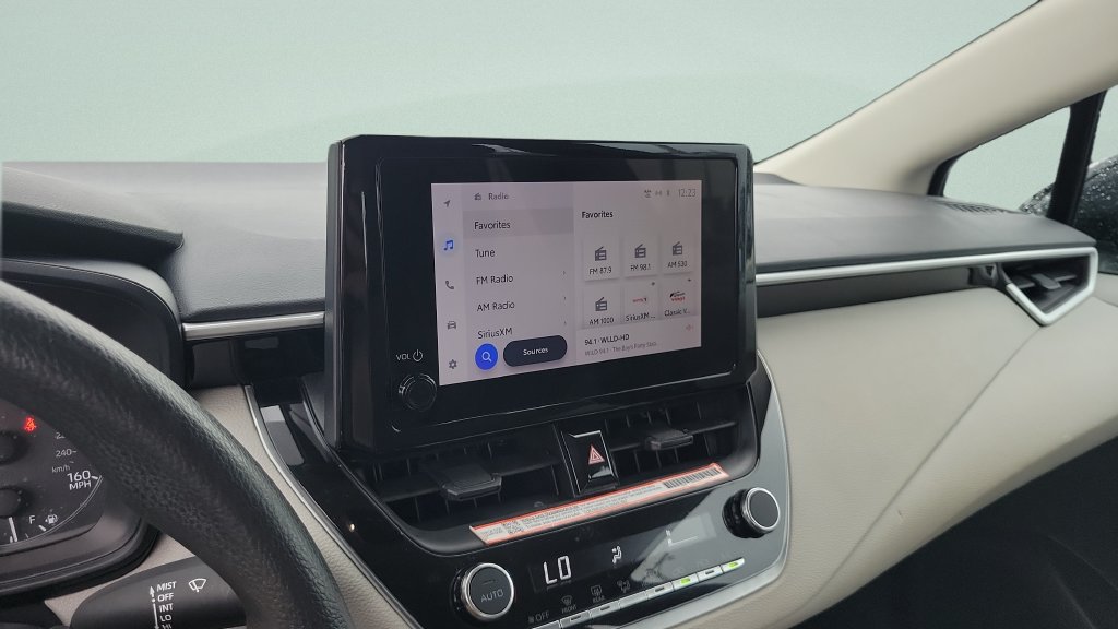 Used 2025 Toyota Corolla LE FWD image 15