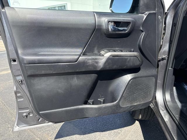 Used 2021 Toyota Tacoma TRD Off-Road w/ Technology Package image 9