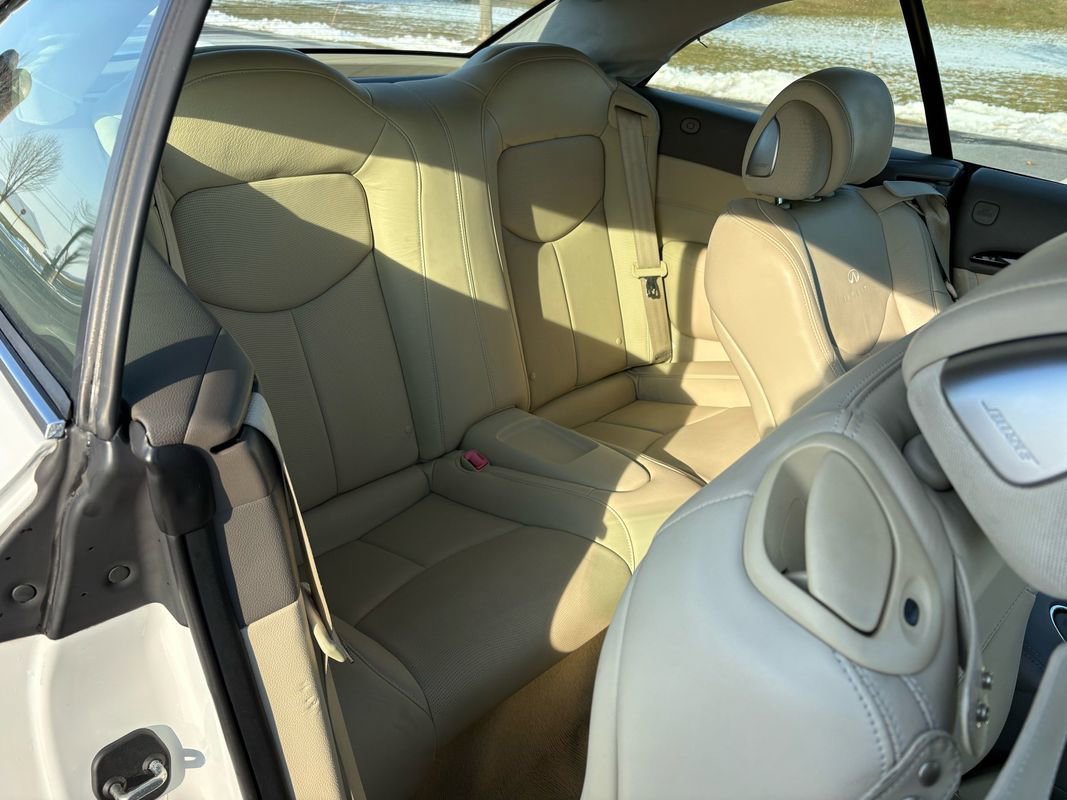 Used 2014 INFINITI Q60 Convertible w/ Premium Package image 16