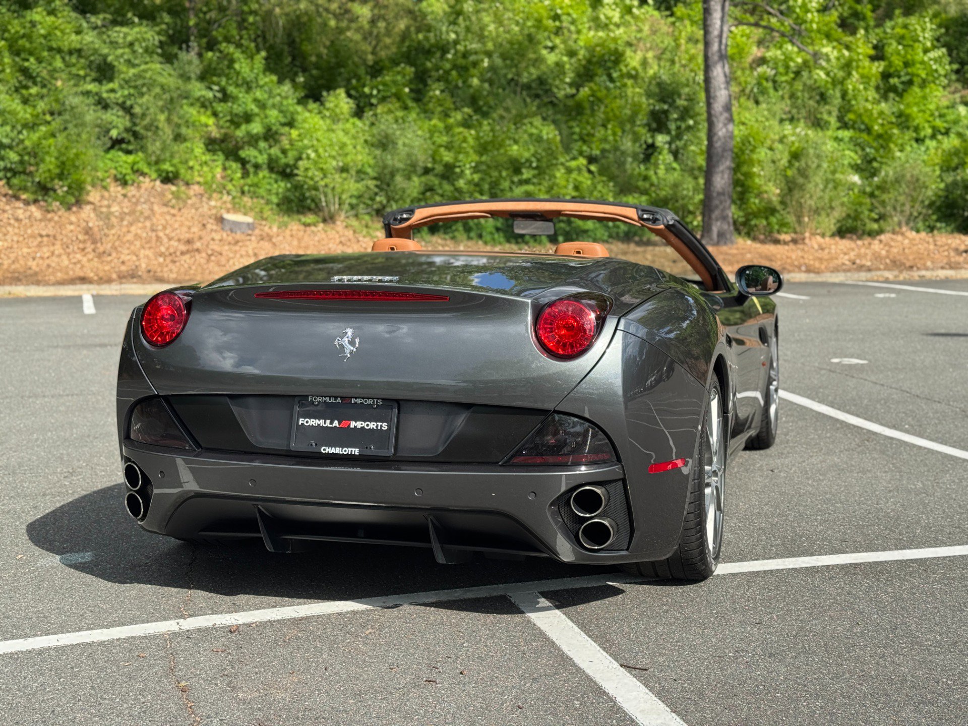Used 2011 Ferrari California RWD image 16