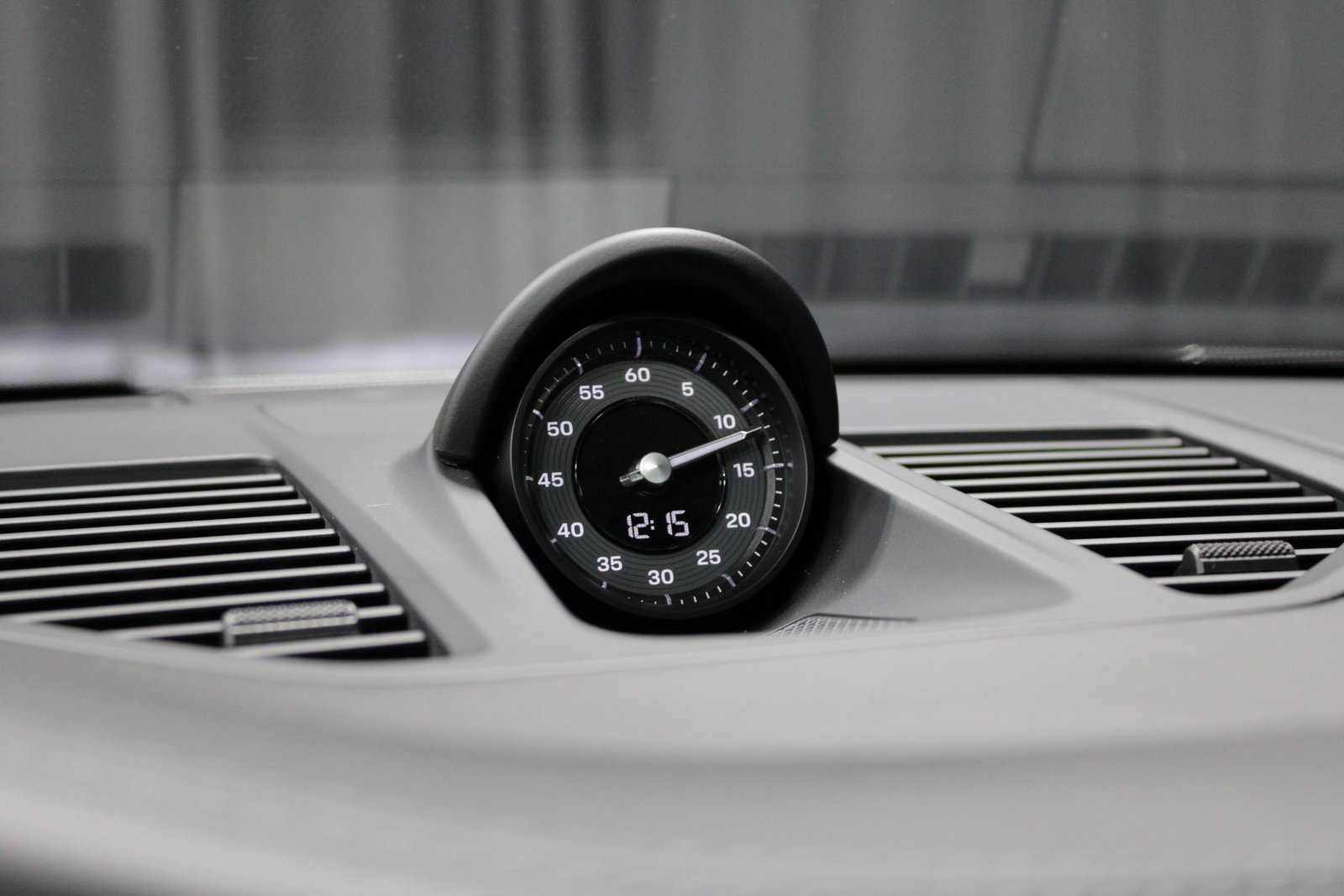 New 2025 Porsche 911 Carrera 4 GTS image 31