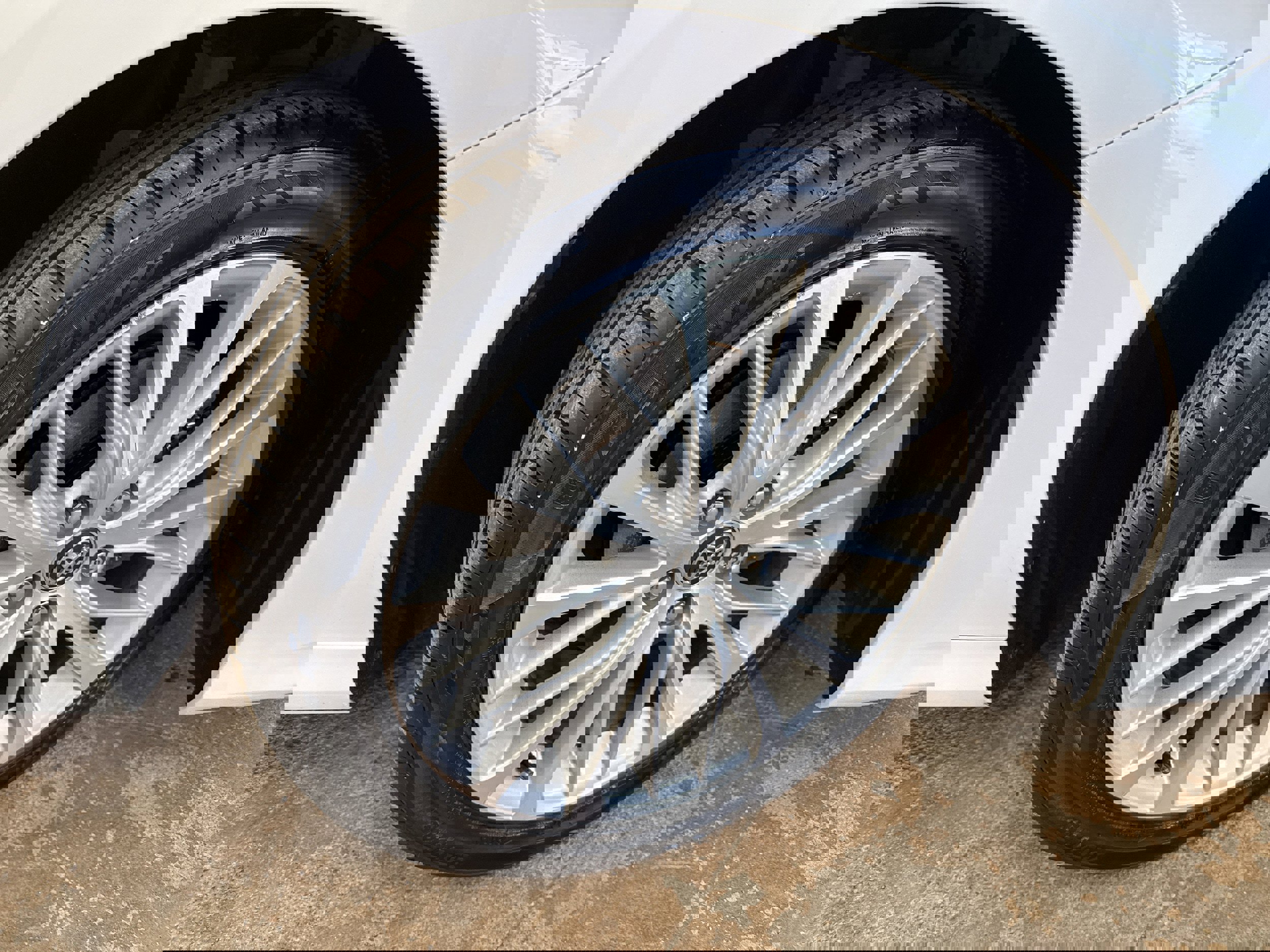 Used 2020 Toyota Camry XLE image 13