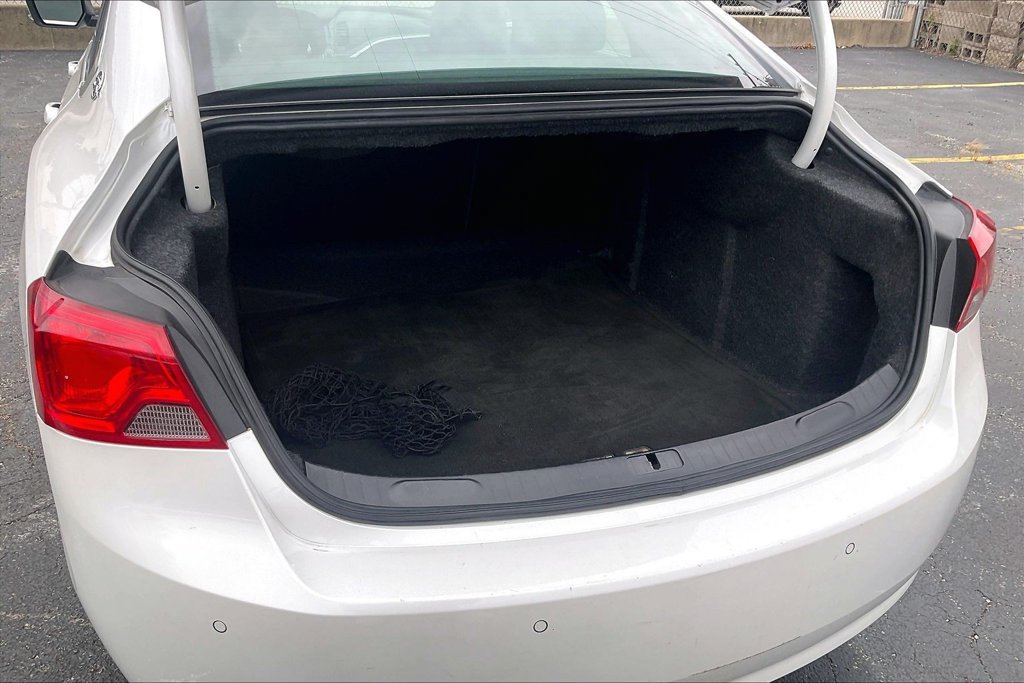 Used 2017 Chevrolet Impala LT w/ Convenience Package FWD image 27